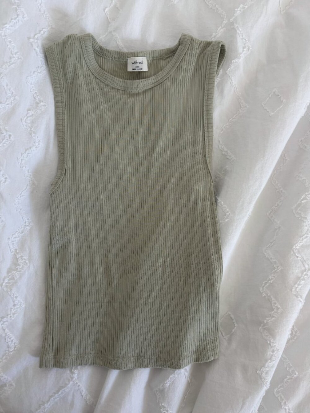 Aritzia: Wilfred light green ribbed top XXS